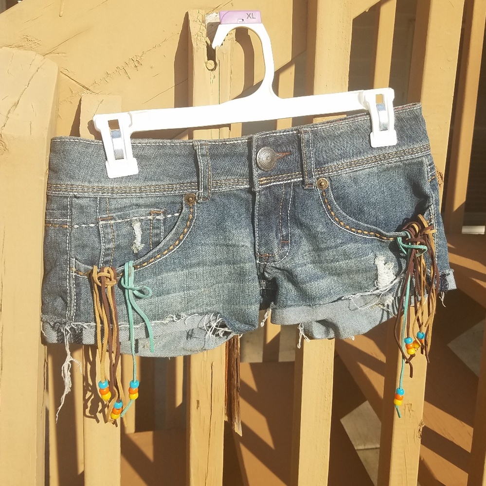 Denim short-shorts with Indie style beading